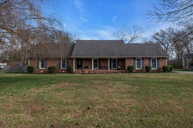 105 Safley Ct, Tullahoma, TN 37388