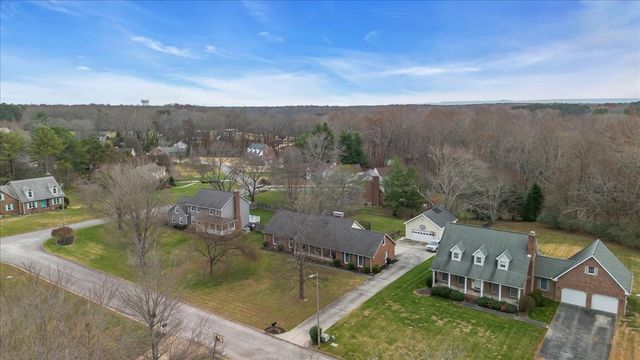 105 Safley Ct, Tullahoma, TN 37388