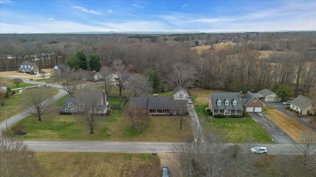 105 Safley Ct, Tullahoma, TN 37388