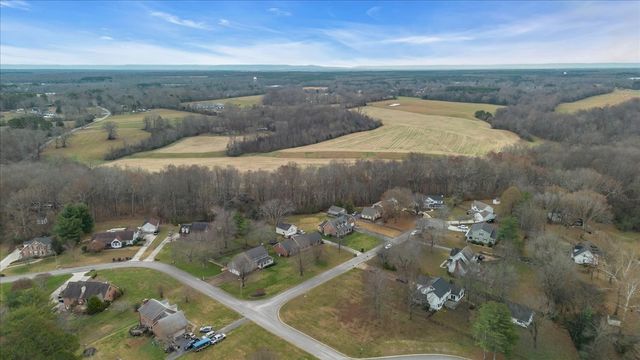 105 Safley Ct, Tullahoma, TN 37388