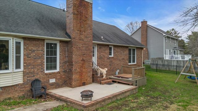 105 Safley Ct, Tullahoma, TN 37388