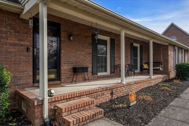 105 Safley Ct, Tullahoma, TN 37388