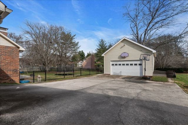 105 Safley Ct, Tullahoma, TN 37388