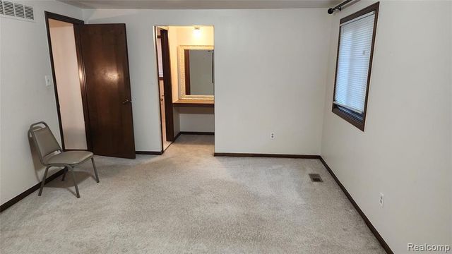 35312 Northmont Drive, Farmington, MI 48331