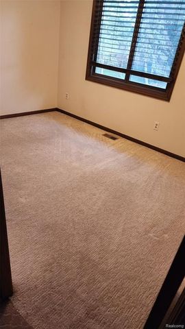 35312 Northmont Drive, Farmington, MI 48331