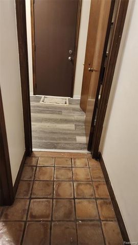 35312 Northmont Drive, Farmington, MI 48331