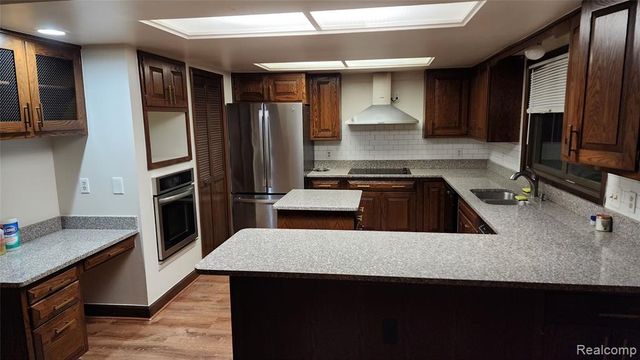 35312 Northmont Drive, Farmington, MI 48331