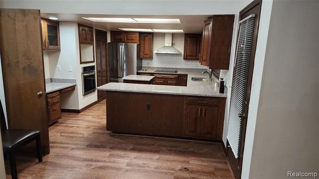 35312 Northmont Drive, Farmington, MI 48331