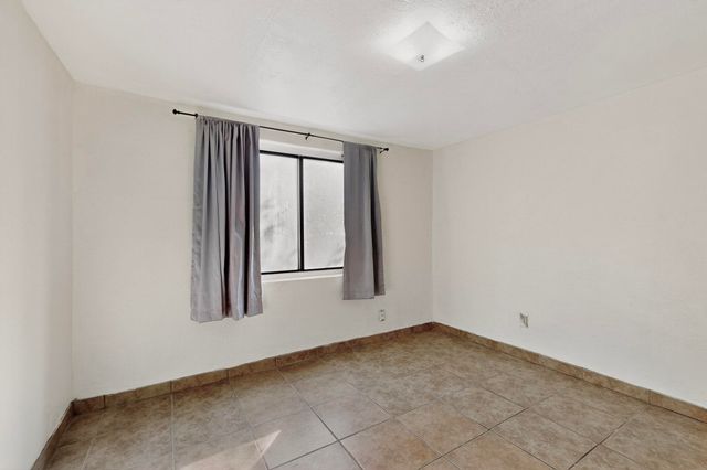 2909 Carlton Street NW, Albuquerque, NM 87107