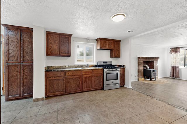 2909 Carlton Street NW, Albuquerque, NM 87107