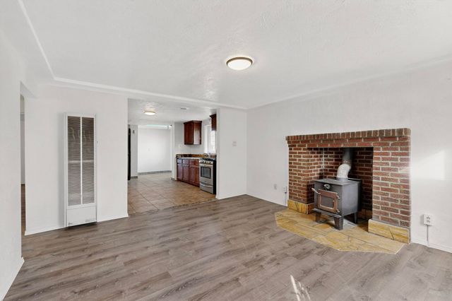 2909 Carlton Street NW, Albuquerque, NM 87107