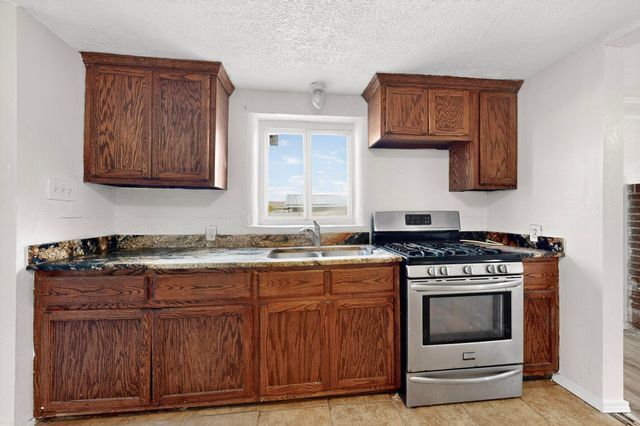 2909 Carlton Street NW, Albuquerque, NM 87107