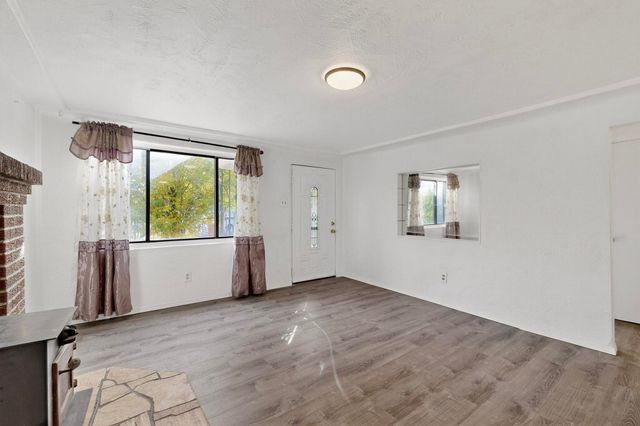 2909 Carlton Street NW, Albuquerque, NM 87107