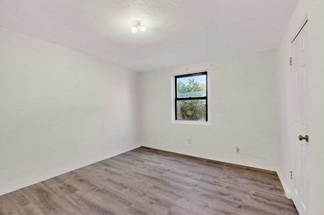 2909 Carlton Street NW, Albuquerque, NM 87107