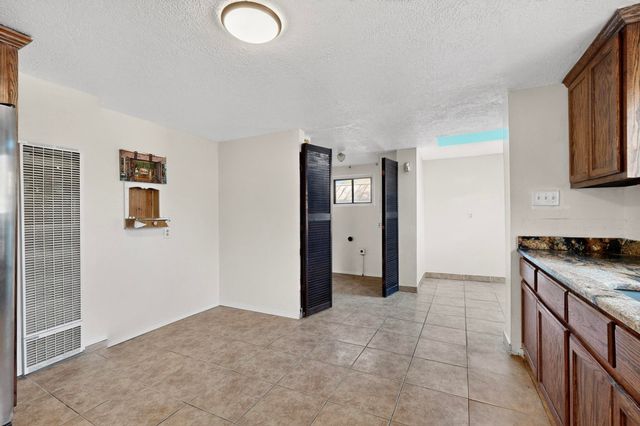 2909 Carlton Street NW, Albuquerque, NM 87107