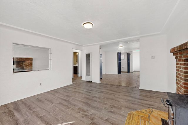 2909 Carlton Street NW, Albuquerque, NM 87107