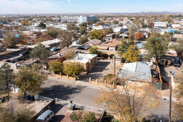 2909 Carlton Street NW, Albuquerque, NM 87107