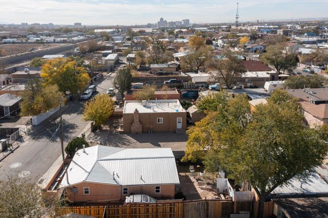 2909 Carlton Street NW, Albuquerque, NM 87107