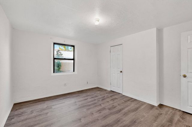 2909 Carlton Street NW, Albuquerque, NM 87107