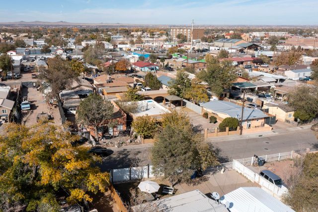 2909 Carlton Street NW, Albuquerque, NM 87107