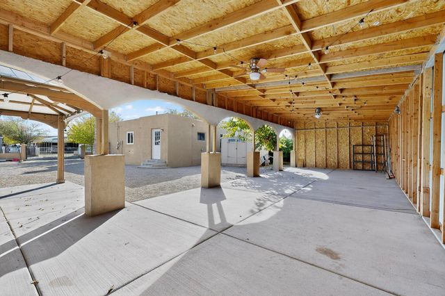 2909 Carlton Street NW, Albuquerque, NM 87107