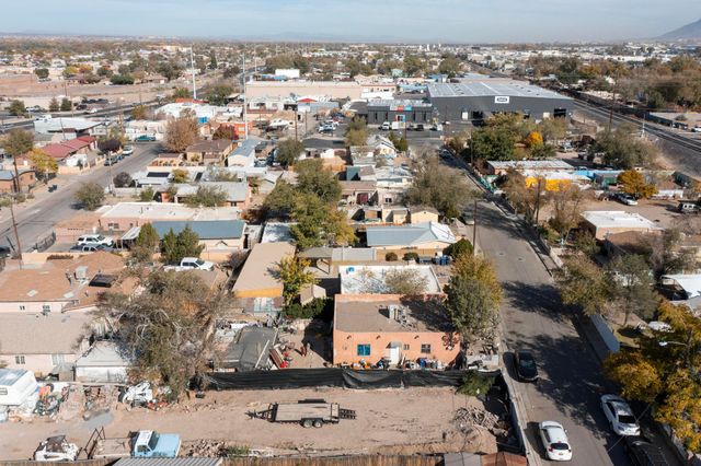 2909 Carlton Street NW, Albuquerque, NM 87107