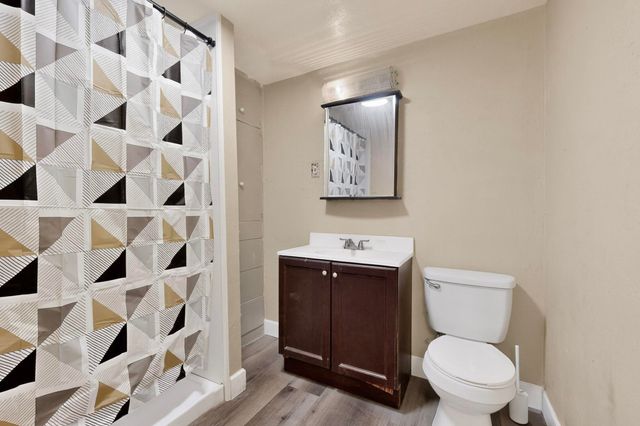 2909 Carlton Street NW, Albuquerque, NM 87107