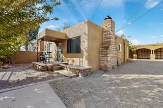 2909 Carlton Street NW, Albuquerque, NM 87107