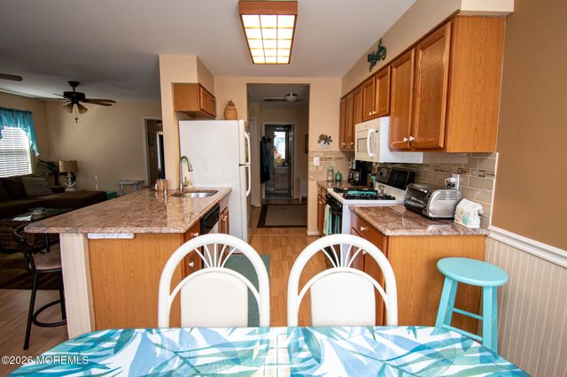 2382 Mount Hood Lane, Toms River, NJ 08753