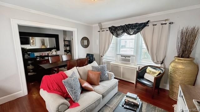 80 E Roosevelt Avenue, Hempstead, NY 11575