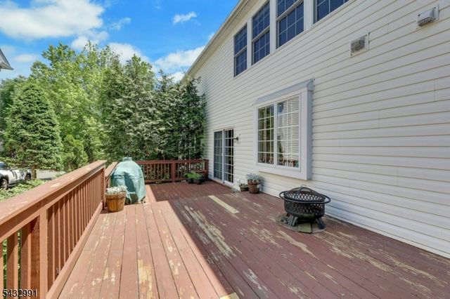 81 Lafayette Cir 81, Totowa Boro, NJ 07512