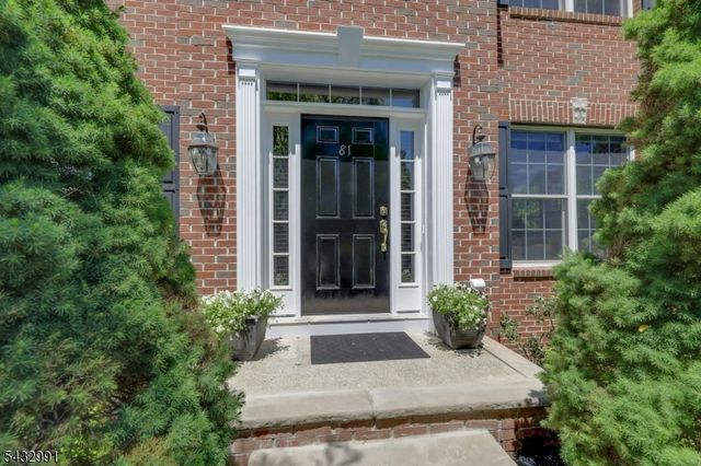 81 Lafayette Cir 81, Totowa Boro, NJ 07512