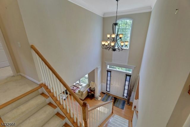 81 Lafayette Cir 81, Totowa Boro, NJ 07512