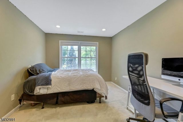 81 Lafayette Cir 81, Totowa Boro, NJ 07512