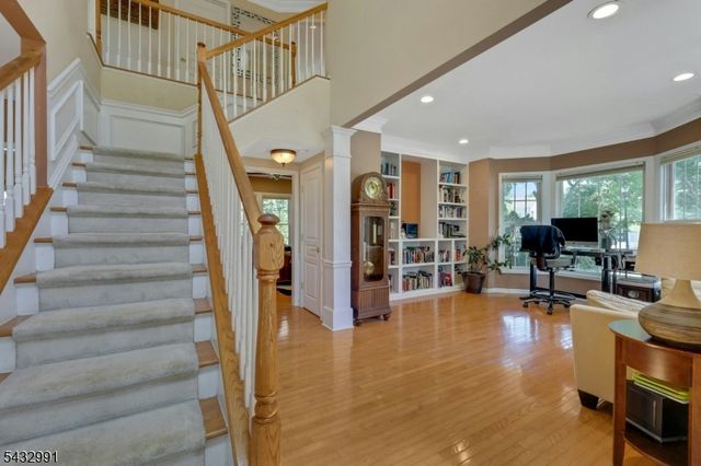 81 Lafayette Cir 81, Totowa Boro, NJ 07512