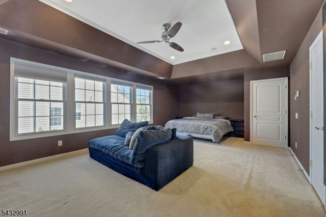 81 Lafayette Cir 81, Totowa Boro, NJ 07512