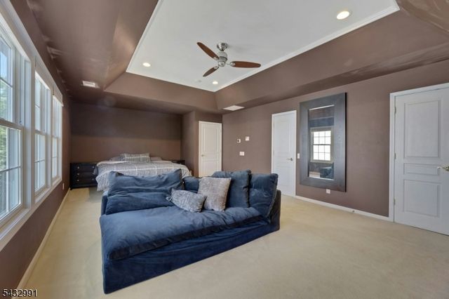 81 Lafayette Cir 81, Totowa Boro, NJ 07512