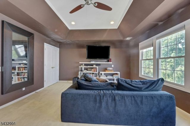 81 Lafayette Cir 81, Totowa Boro, NJ 07512