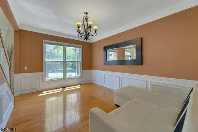 81 Lafayette Cir 81, Totowa Boro, NJ 07512
