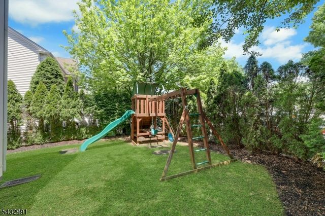 81 Lafayette Cir 81, Totowa Boro, NJ 07512