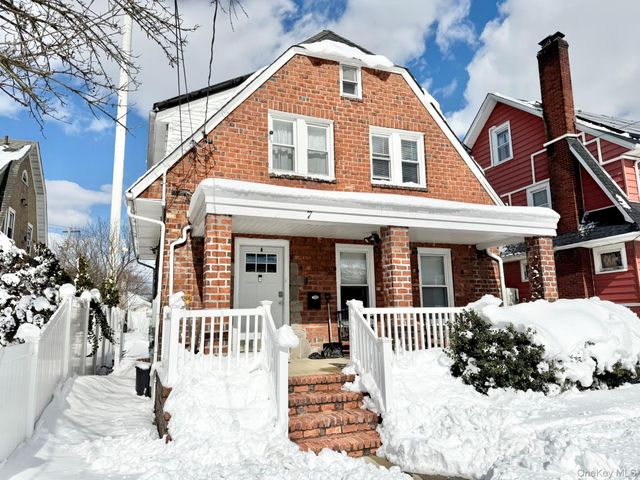 7 Bernhard Street, Hempstead, NY 11550
