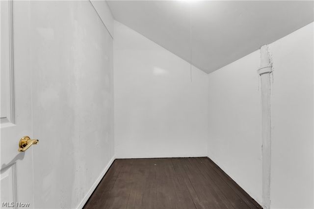 11806 Farringdon Avenue, Cleveland, OH 44105