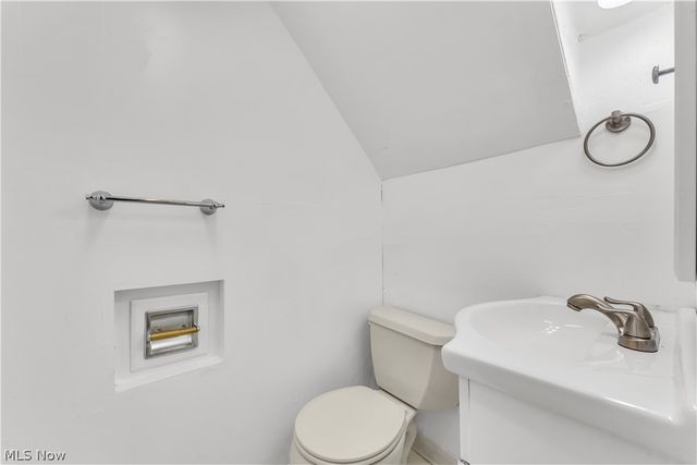 11806 Farringdon Avenue, Cleveland, OH 44105