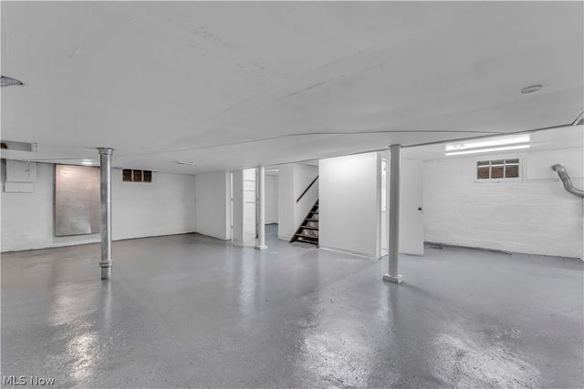 11806 Farringdon Avenue, Cleveland, OH 44105