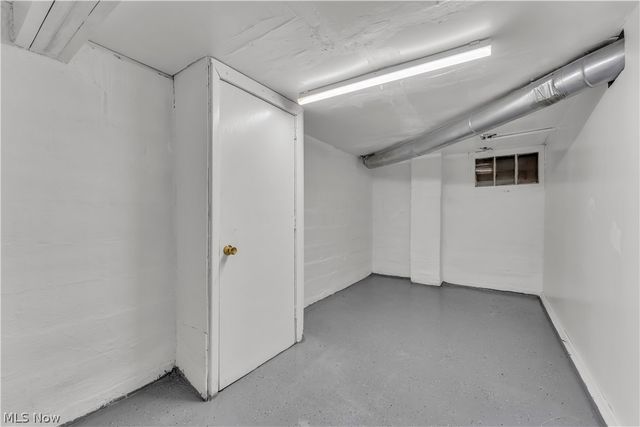 11806 Farringdon Avenue, Cleveland, OH 44105