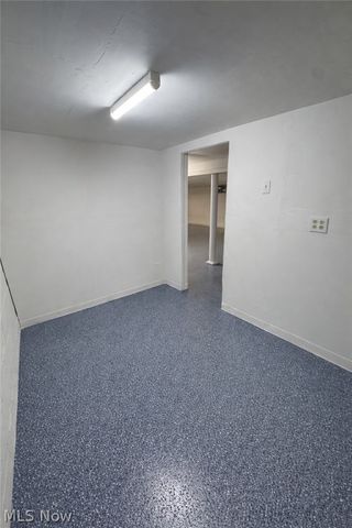 11806 Farringdon Avenue, Cleveland, OH 44105