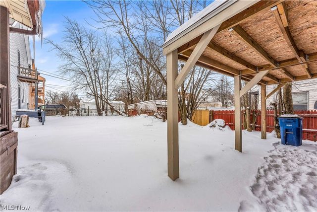 11806 Farringdon Avenue, Cleveland, OH 44105