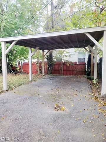 11806 Farringdon Avenue, Cleveland, OH 44105