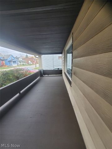 11806 Farringdon Avenue, Cleveland, OH 44105