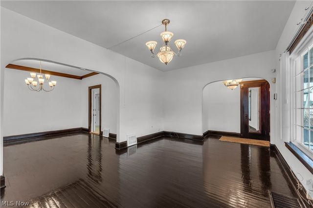 11806 Farringdon Avenue, Cleveland, OH 44105